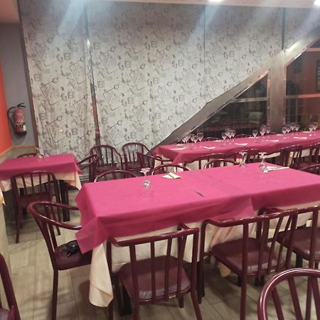 Hostal Restaurante Baraka อาลากอน ภายนอก รูปภาพ