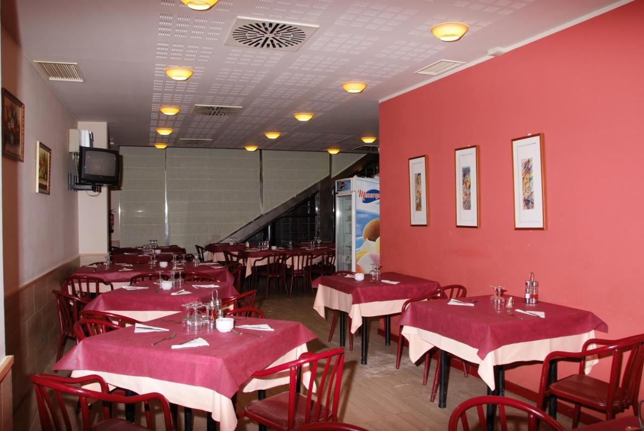 Hostal Restaurante Baraka อาลากอน ภายนอก รูปภาพ
